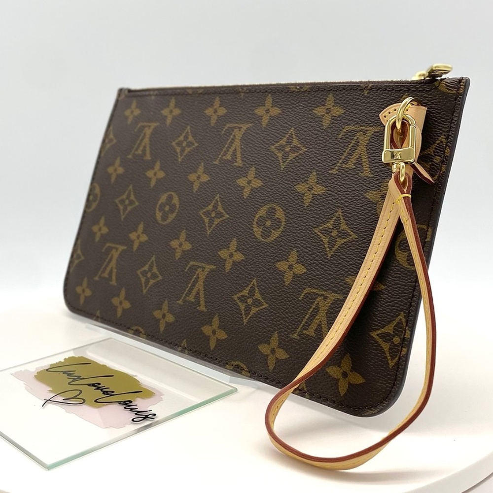 LOUIS VUITTON Monogram Wristlet Beige